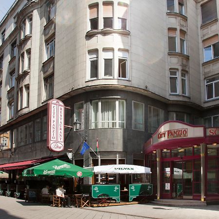 City Hotel Pilvax Budapest Exterior photo